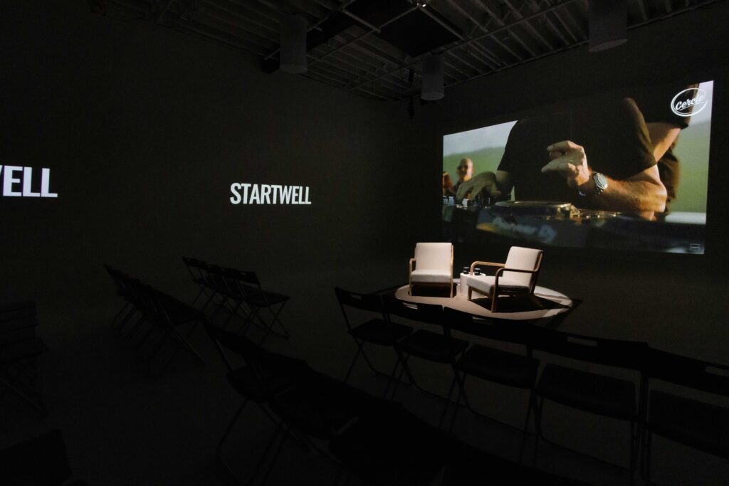 Toronto's best hybrid event space is StartWell's Event Studio - with theatrical lighting, in-house AV and plenty of space to welcome 100 guests for workshops, presentations, keynotes and more. This space offers livestreaming and media recording services.